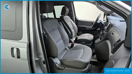 HYUNDAI STAREX VAN 5-SEATER