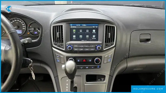 HYUNDAI STAREX VAN 5-SEATER
