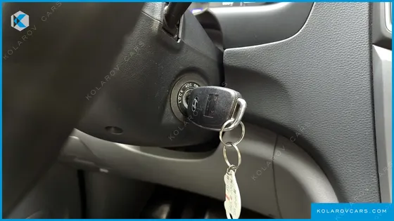 HYUNDAI STAREX VAN 5-SEATER