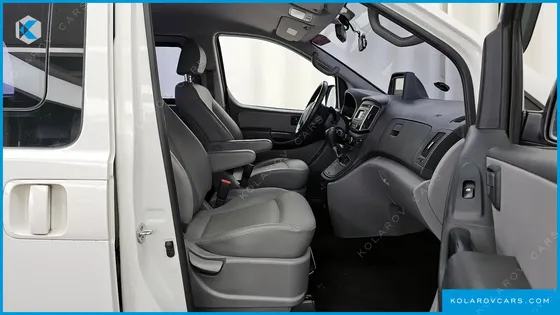HYUNDAI STAREX 4WD URBAN 9-SEATER