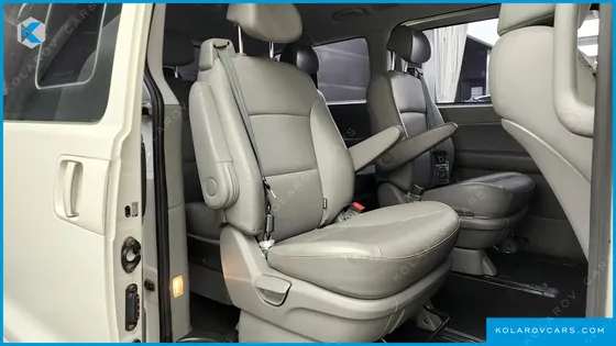 HYUNDAI STAREX 4WD URBAN 9-SEATER