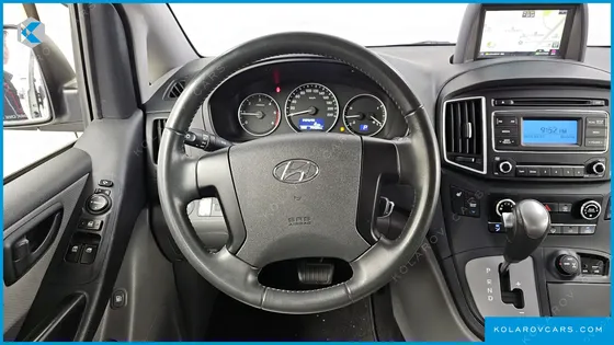 HYUNDAI STAREX 4WD URBAN 9-SEATER