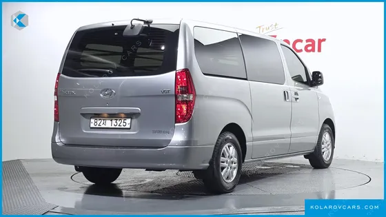 HYUNDAI STAREX VAN 3-SEATER