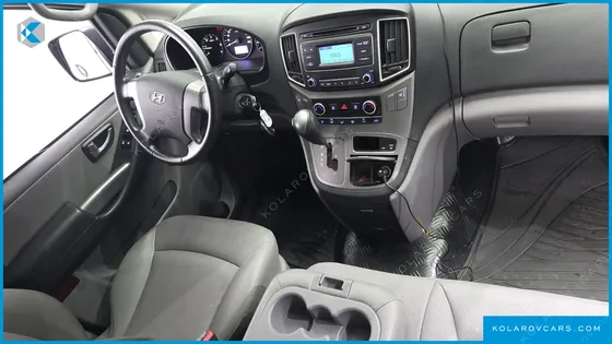HYUNDAI STAREX VAN 3-SEATER