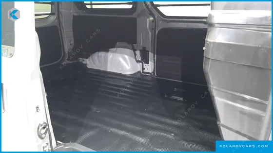 HYUNDAI STAREX VAN 3-SEATER