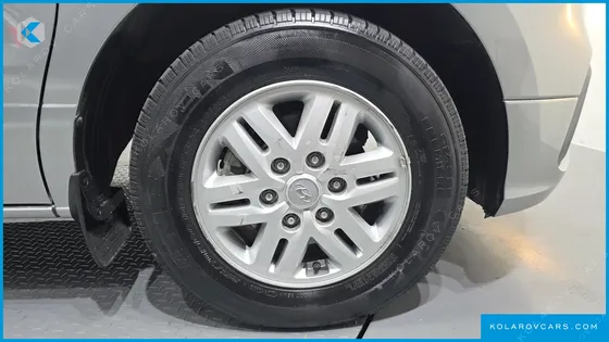 HYUNDAI STAREX VAN 3-SEATER