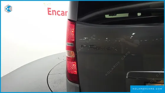 HYUNDAI STAREX VAN 3-SEATER
