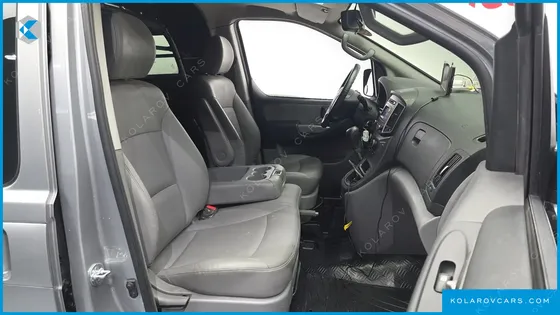 HYUNDAI STAREX VAN 3-SEATER