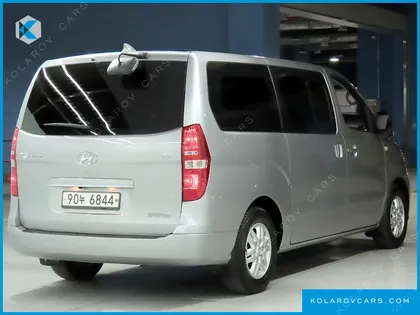 HYUNDAI STAREX VAN 5-SEATER