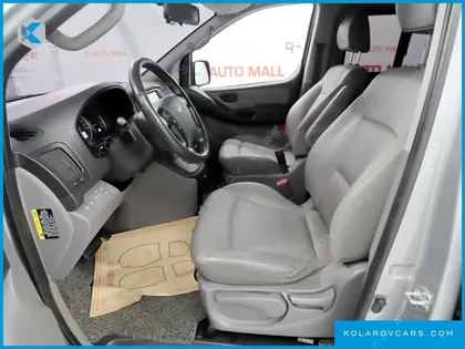 HYUNDAI STAREX VAN 5-SEATER
