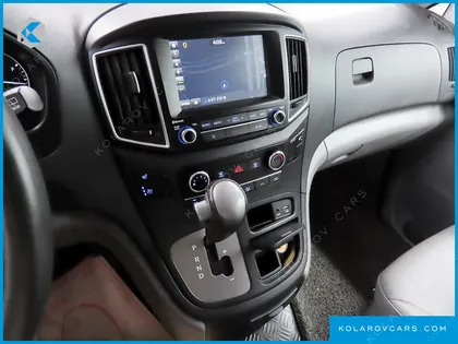 HYUNDAI STAREX VAN 5-SEATER