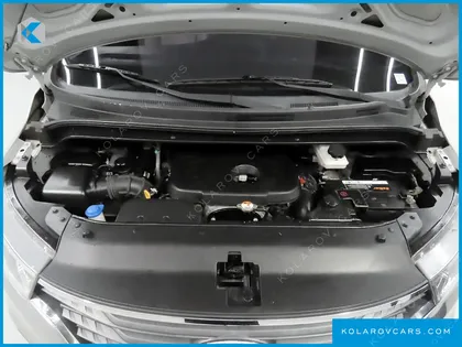 HYUNDAI STAREX VAN 5-SEATER
