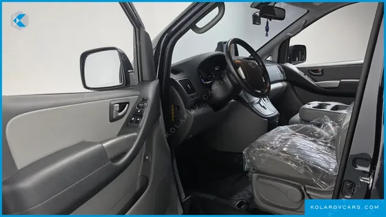 HYUNDAI STAREX VAN 3-SEATER