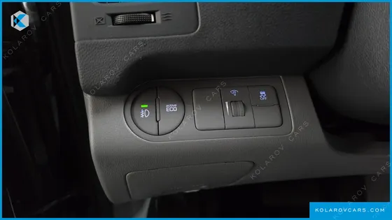 HYUNDAI STAREX VAN 3-SEATER