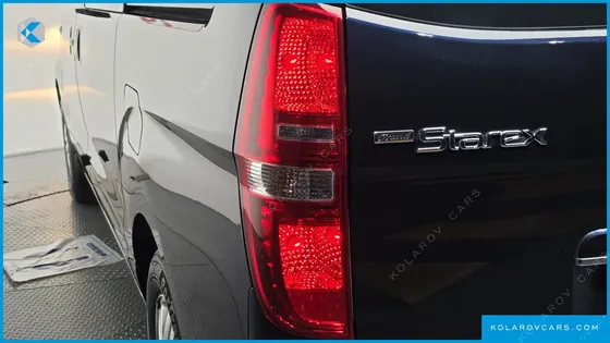 HYUNDAI STAREX VAN 3-SEATER