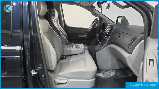 HYUNDAI STAREX VAN 3-SEATER