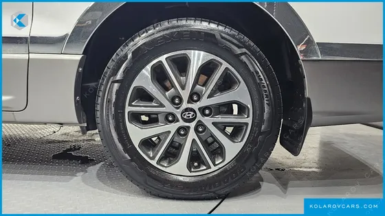 HYUNDAI STAREX URBAN 9-SEATER