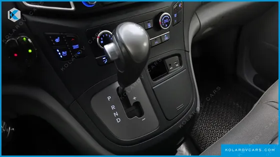 HYUNDAI STAREX WAGON 12-SEATER