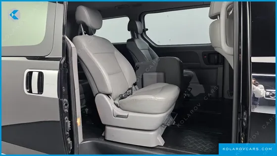 HYUNDAI STAREX WAGON 12-SEATER