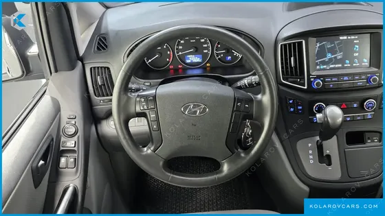 HYUNDAI STAREX WAGON 12-SEATER