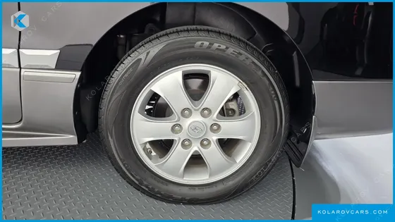 HYUNDAI STAREX WAGON 12-SEATER