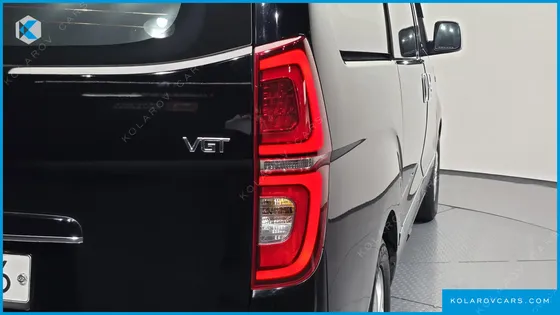 HYUNDAI STAREX WAGON 12-SEATER