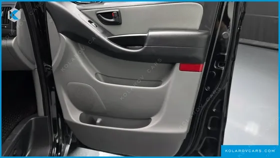 HYUNDAI STAREX WAGON 12-SEATER