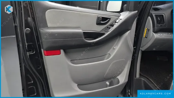 HYUNDAI STAREX WAGON 12-SEATER
