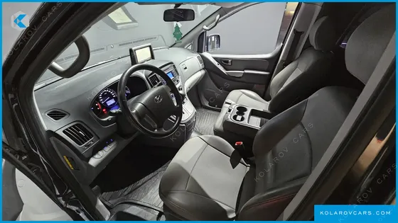 HYUNDAI STAREX VAN 3-SEATER