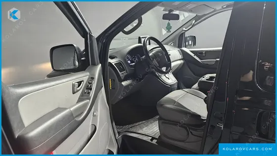 HYUNDAI STAREX VAN 3-SEATER