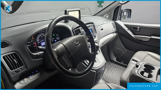 HYUNDAI STAREX VAN 3-SEATER