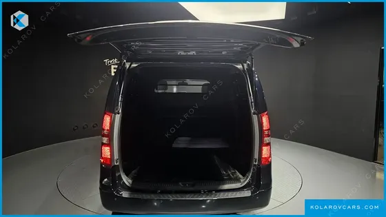 HYUNDAI STAREX VAN 3-SEATER