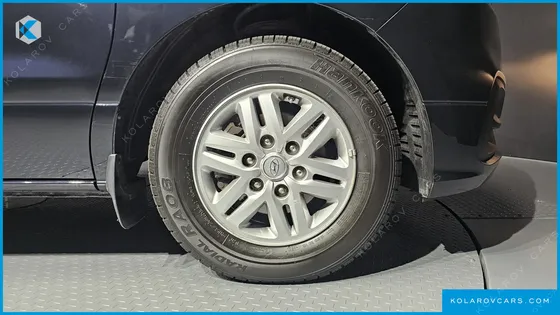 HYUNDAI STAREX VAN 3-SEATER