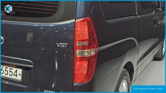 HYUNDAI STAREX VAN 3-SEATER