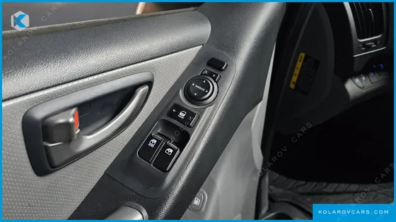HYUNDAI STAREX VAN 3-SEATER