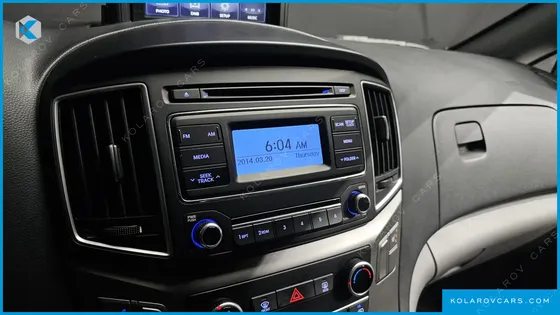 HYUNDAI STAREX VAN 3-SEATER