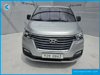 HYUNDAI STAREX VAN 5-SEATER