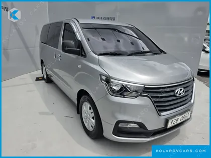 HYUNDAI STAREX VAN 5-SEATER