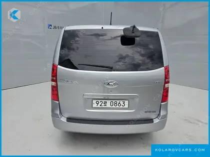 HYUNDAI STAREX VAN 5-SEATER