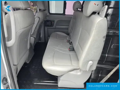 HYUNDAI STAREX VAN 5-SEATER