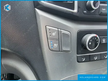 HYUNDAI STAREX VAN 5-SEATER