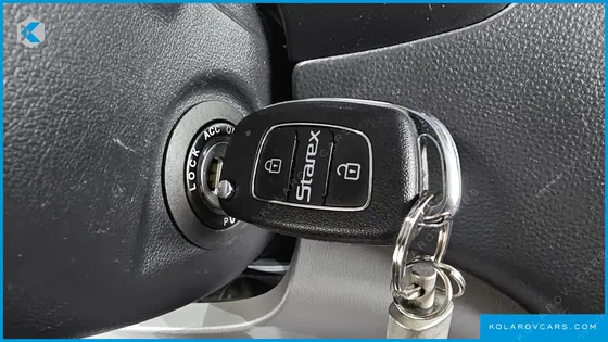 HYUNDAI STAREX VAN 5-SEATER