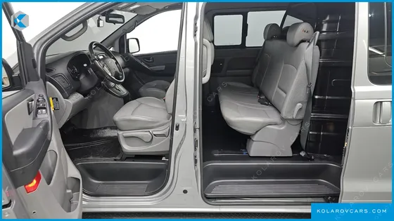HYUNDAI STAREX VAN 5-SEATER