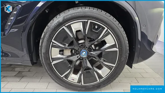 BMW IX3 M SPORTS