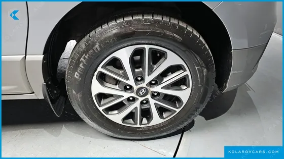 HYUNDAI STAREX 4WD URBAN 9-SEATER