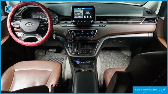 HYUNDAI STAREX 4WD URBAN 9-SEATER