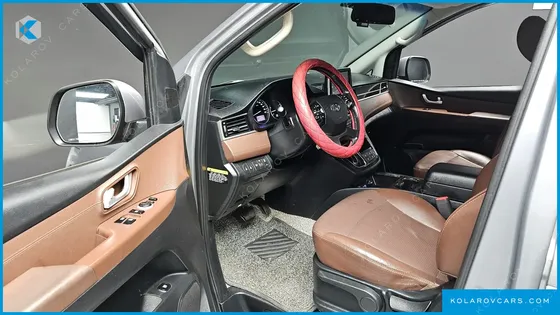HYUNDAI STAREX 4WD URBAN 9-SEATER