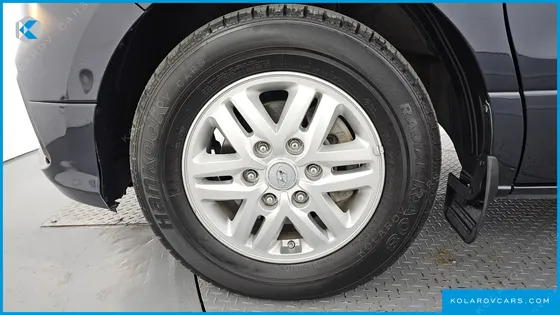HYUNDAI STAREX VAN 5-SEATER