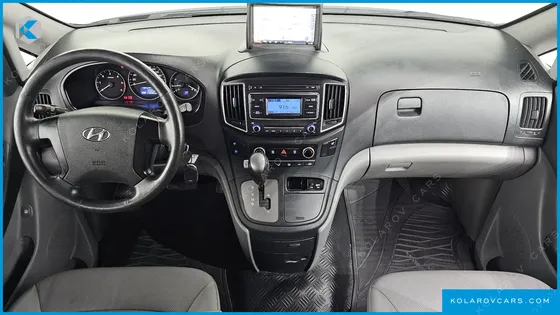 HYUNDAI STAREX VAN 5-SEATER