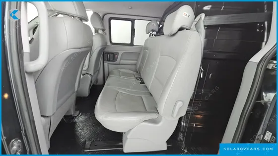 HYUNDAI STAREX VAN 5-SEATER
